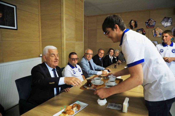 Menteşe Down Cafe Hizmete Açıldı