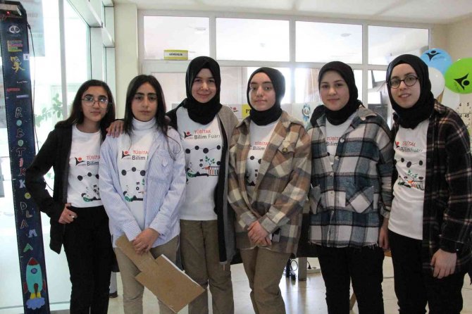 Siirt’te Bilim Fuarı’nda Öğrencilerin 22 Projesi Tanıtıldı