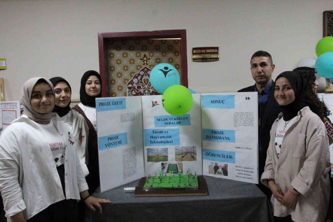 Siirt’te Bilim Fuarı’nda Öğrencilerin 22 Projesi Tanıtıldı