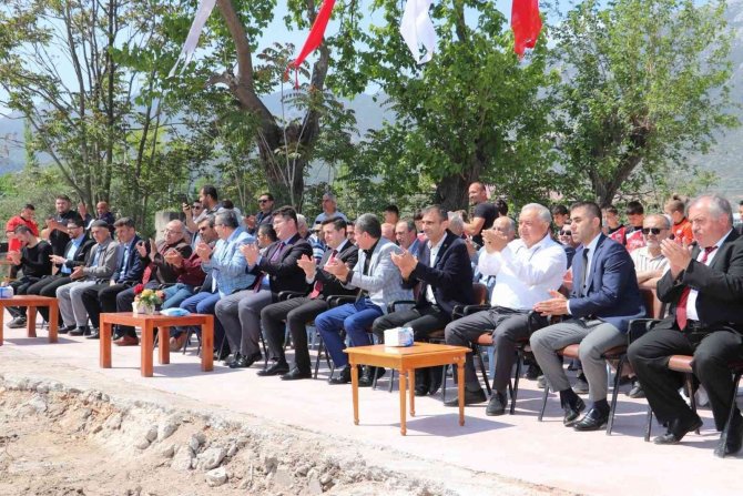 Kırkağaç’ta 16 Milyon Tl’lik Spor Kompleksinin Temeli Atıldı