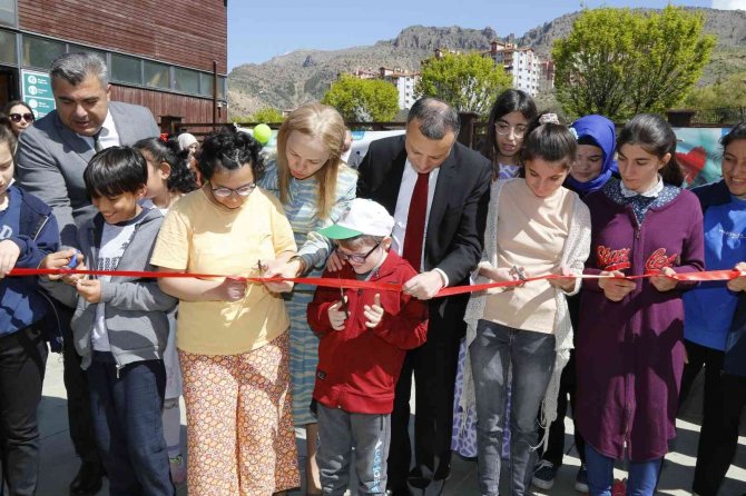 Özel Çocukların El Emeği Ürünleri Özel Eller Sanat Şenliği’nde Sergilendi