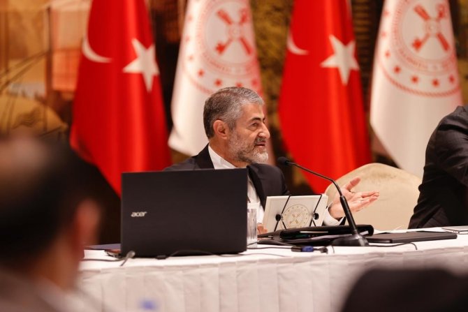 Hazine Ve Maliye Bakanı Nebati, Gıda Sektörü Temsilcileriyle Bir Araya Geldi