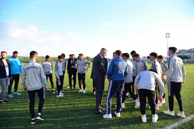 Kahramankazan U18 Futbol Takımı Türkiye Şampiyonası İçin Afyon’a Hareket Etti