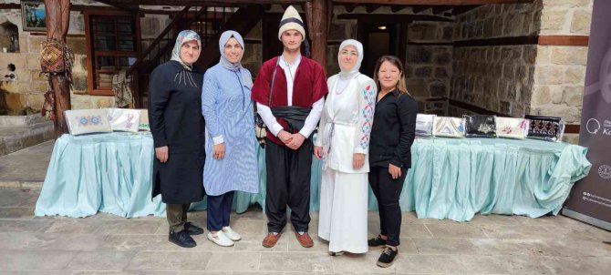 El Emeği Göz Nuru Çantalar Satışa Çıktı