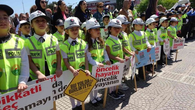 Samsun’da Geniş Katılımlı Trafik Haftası Etkinliği