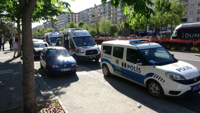Kayseri’de Bıçaklı Kavga: 2 Yaralı