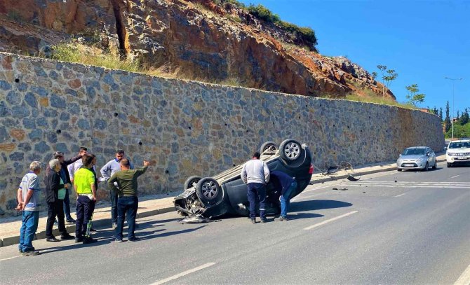 Takla Atan Otomobilden Burnu Bile Kanamadan Çıktı