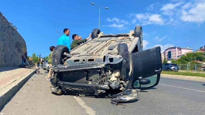 Takla Atan Otomobilden Burnu Bile Kanamadan Çıktı