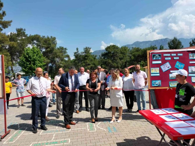 Köyceğiz Zeytinalanı Ortaokulu’nda Bilim Şenliği Düzenlendi