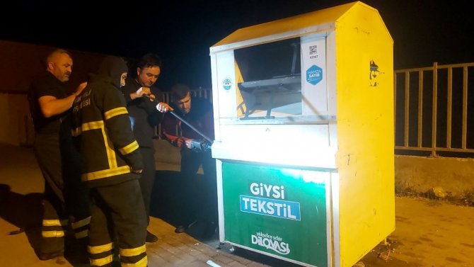 İ̇htiyaç Sahibi Vatandaşlar İçin Toplanan Kıyafetler Yandı