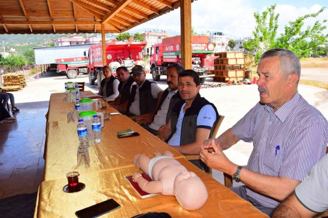 Kumluca’da Orman İ̇şletme Personellerine Yangınlara Yönelik İşbaşı Eğitim