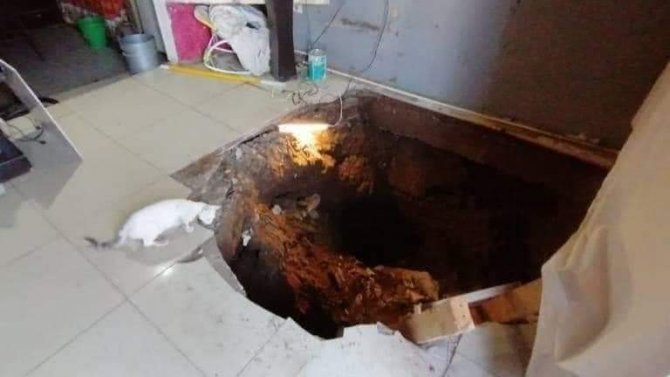 Evinde Uyurken Uyuşturucu Kaçakçılarının Açtığı Tünele Düştü