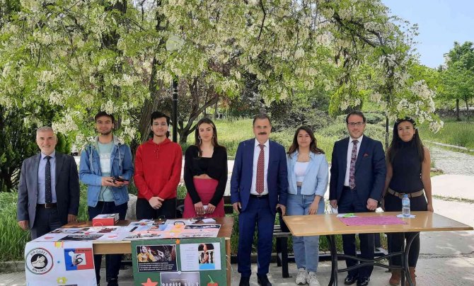 Simülasyon Etkinliğinde Engelli Arkadaşlarıyla Empati Kurdular