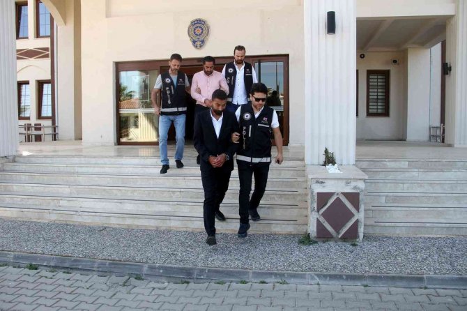 Esnafa Silah Zoruyla Senet İmzalattıkları İddia Edilen 3 Kişi Tutuklandı