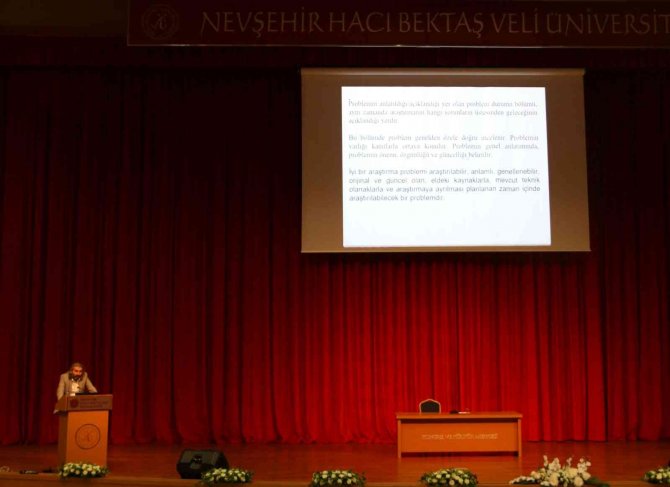 Nevü’de Akademik Yazma Becerileri Eğitimi Verildi
