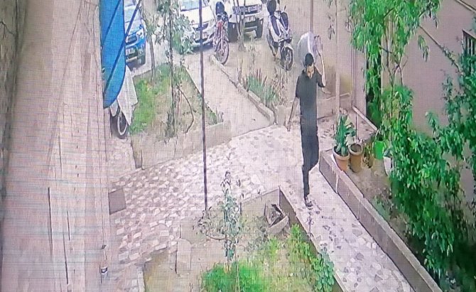 Mutfak Tüplerine Dadanan Hırsız Polisten Kaçamadı