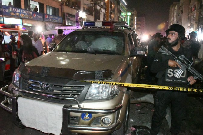 Pakistan’da Bombalı Saldırı: 1 Ölü, 13 Yaralı