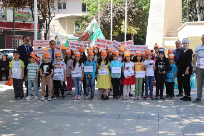 Öğrenciler Pandemide Artan Teknoloji Bağımlığına Dikkat Çekti