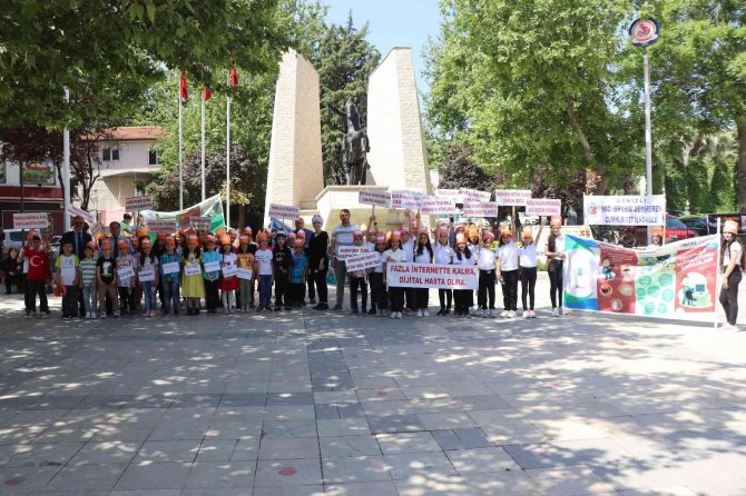 Öğrenciler Pandemide Artan Teknoloji Bağımlığına Dikkat Çekti