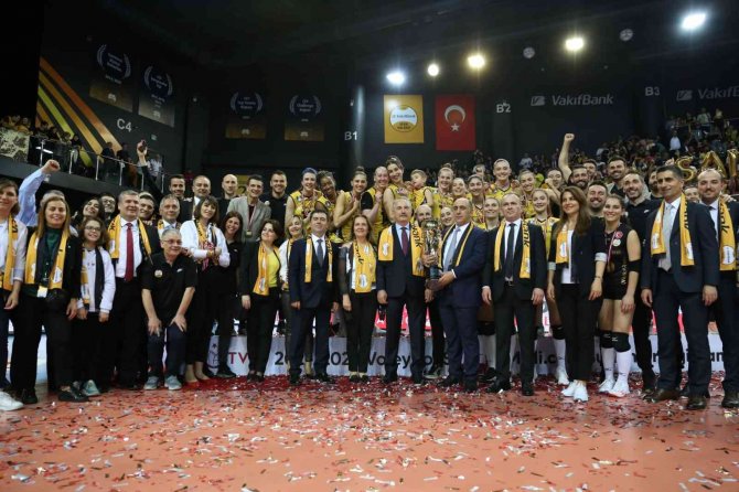 Şampiyon Vakıfbank Kupasını Aldı