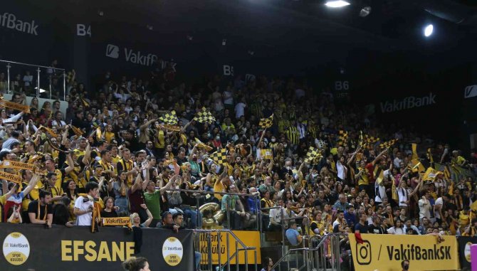 Şampiyon Vakıfbank Kupasını Aldı