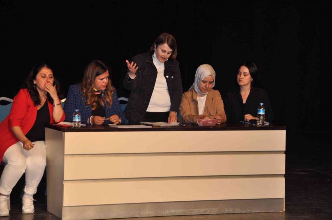 Tekirdağ’da Liseler Arası Münazara Yarışması Yapıldı