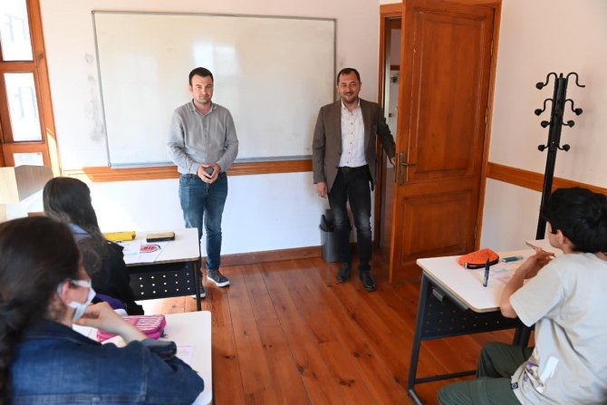 Bilgi Evi, Öğrencileri Sınava Hazırlıyor