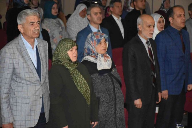 Öğrenciler Şehit Annesine Duygusal Anlar Yaşattı