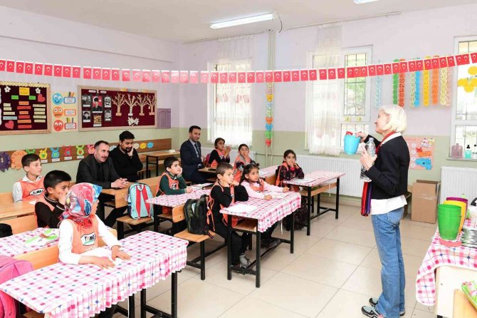 Çatak’ta Minik Gönüllüler Tohum Ekip Üyelik Kartlarını Aldı