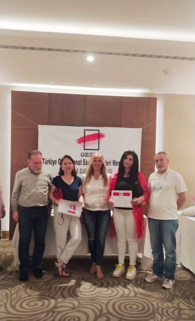 Uygulamalı Kolaj Günleri Sanat Çalıştayı