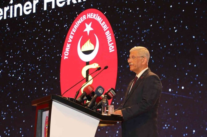 Bakan Kirişci: “Turcovac Aşısının Kaşifinin Bir Veteriner Hekim Olduğunu Kaç Kişi Biliyor”