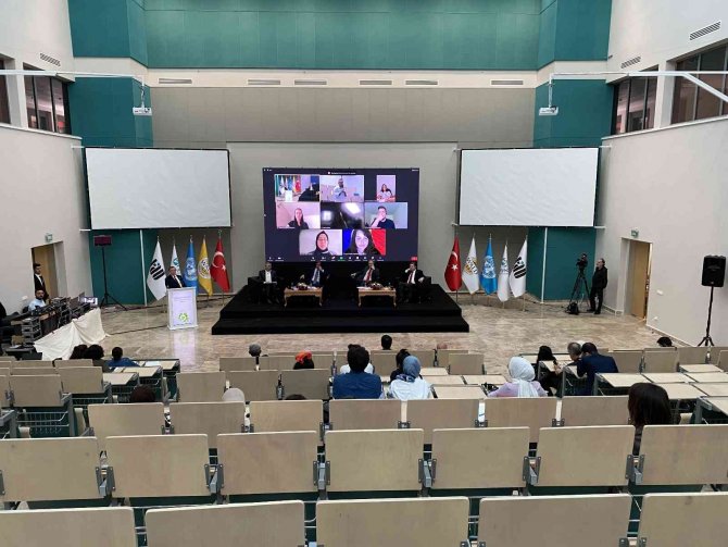 Beykoz’da E-parlamento Gençlik Oturumu Gerçekleştirildi