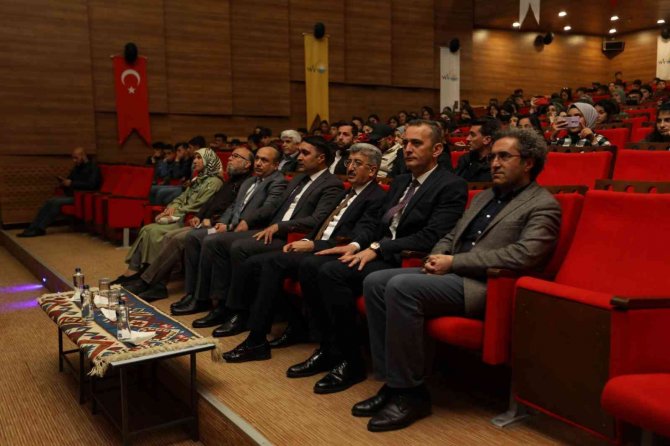 ‘Van’ Temalı Şiir Yarışmasının Kazananları Ödüllerini Aldı