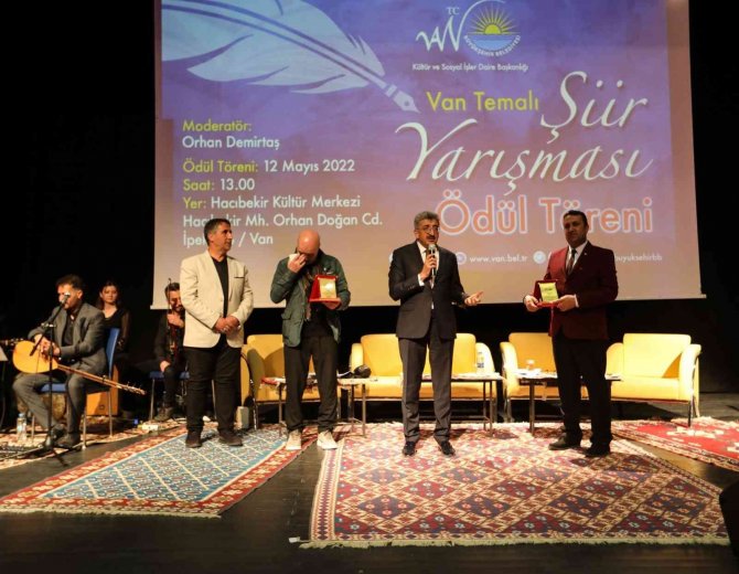 ‘Van’ Temalı Şiir Yarışmasının Kazananları Ödüllerini Aldı