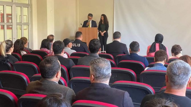 Tunceli’de Kitap Okuma Yarışmasında Derece Giren Veliler Ödüllendirildi