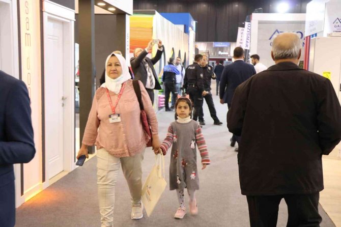 Vali Dağlı: “İ̇nşaat Lokomotif Sektör