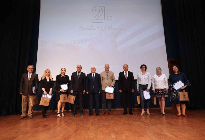 Yaşar Üniversitesinin 21. Yaş Gururu