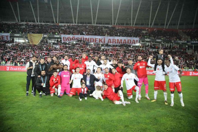 Yiğidolar’dan Galibiyet Pozu!