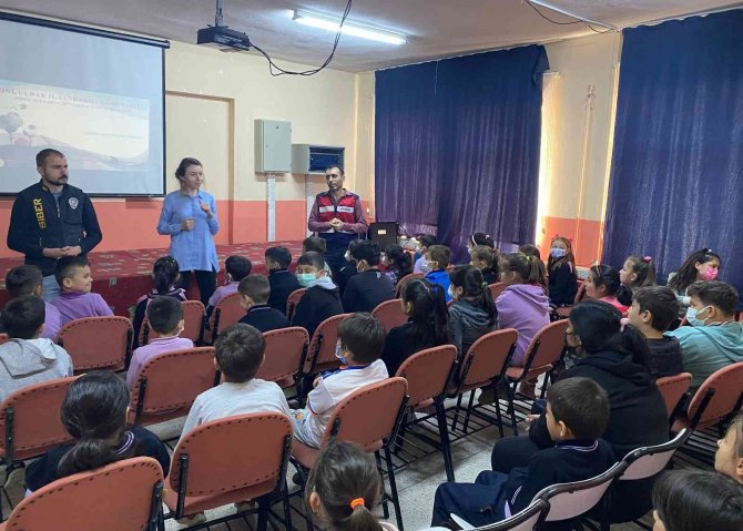 Zonguldak’ta Öğrencilere Siber Farkındalık Eğitimi