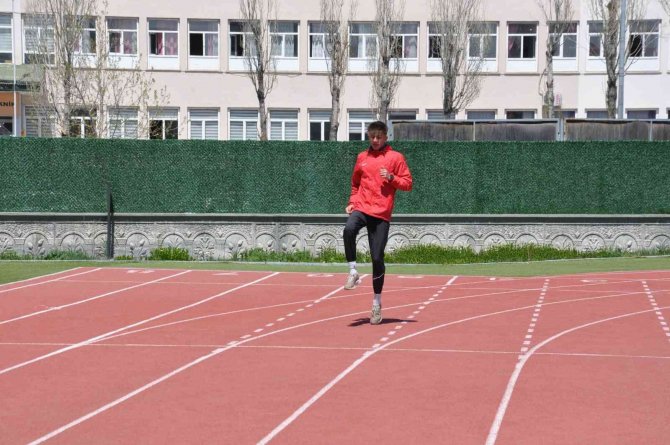 Karslı Atlet Fransa’da Türkiye’yi Temsil Edecek