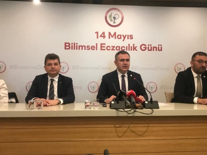 Türk Eczacılar Birliği Başkanı Üney: "Ülkemizde Daha Fazla Eczacılık Fakültesine İhtiyaç Yoktur"