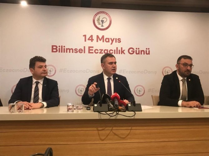 Türk Eczacılar Birliği Başkanı Üney: "Ülkemizde Daha Fazla Eczacılık Fakültesine İhtiyaç Yoktur"