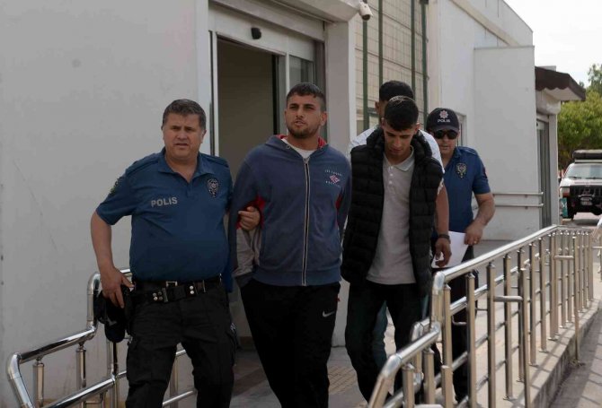 Uzun Namlulu Silahlı Şahısları Polis Böyle Etkisiz Hale Getirdi