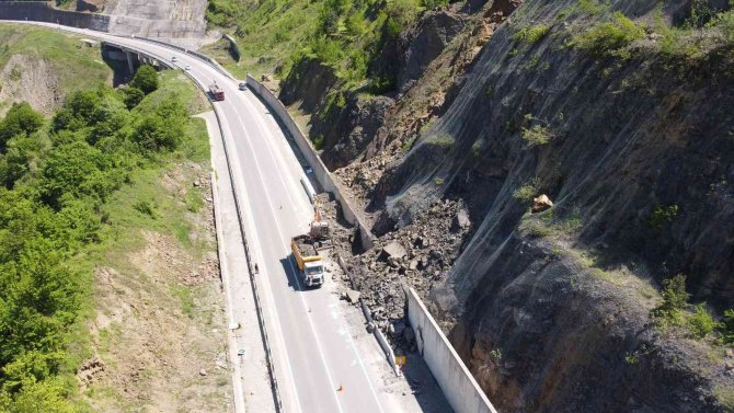 Bartın-karabük Karayolundaki Heyelan Bölgesinde Çalışma Başlatıldı
