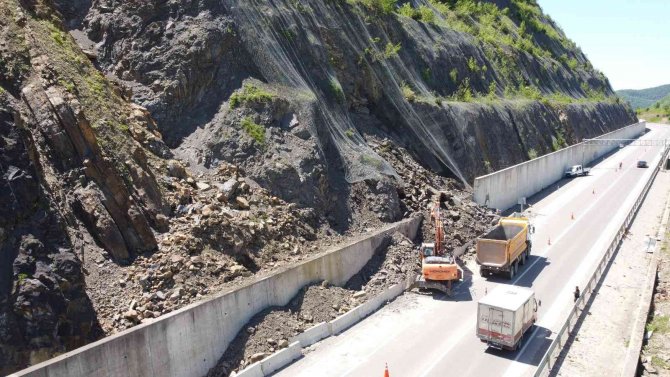Bartın-karabük Karayolundaki Heyelan Bölgesinde Çalışma Başlatıldı