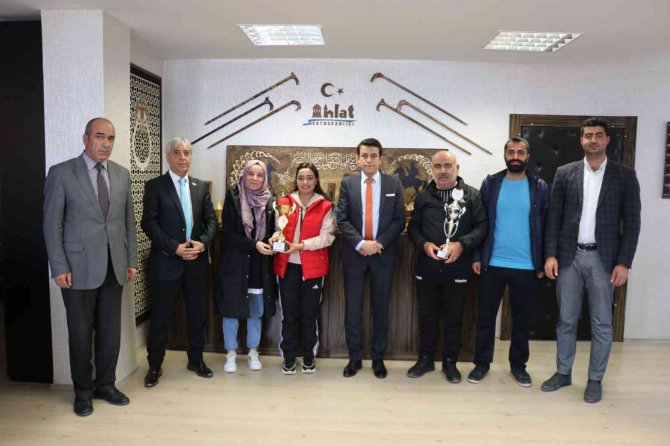 Ahlat, Masa Tenisinde İl Birincisi Oldu