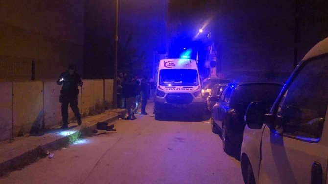 Akraba Kavgasında Kan Aktı: 1 Yaralı