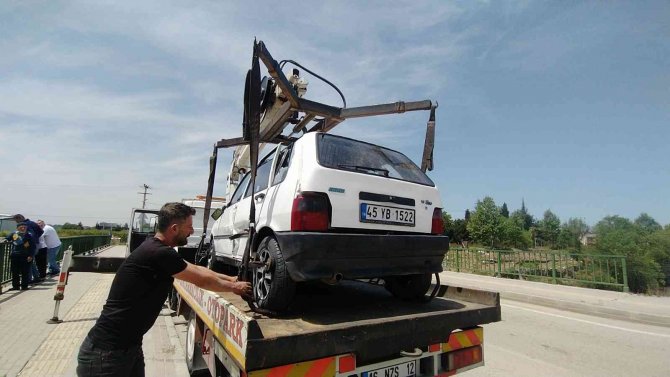 Bursa’da Kontrolden Çıkan Otomobil Köprüden Uçtu: 2 Yaralı