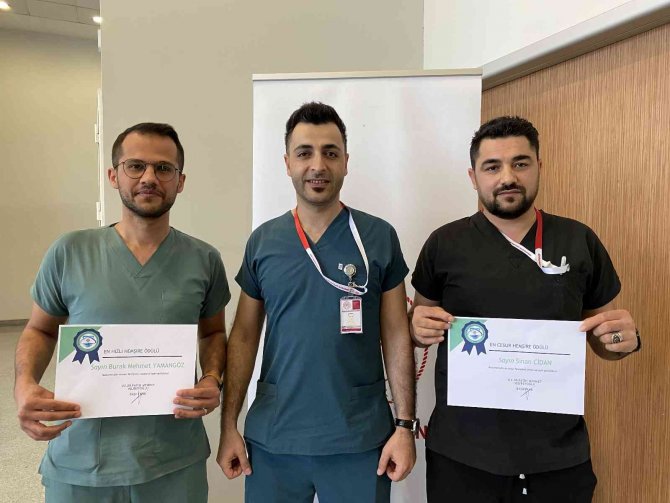 Hemşireler Günü’nde “Hastanenin Enleri”ni Seçtiler