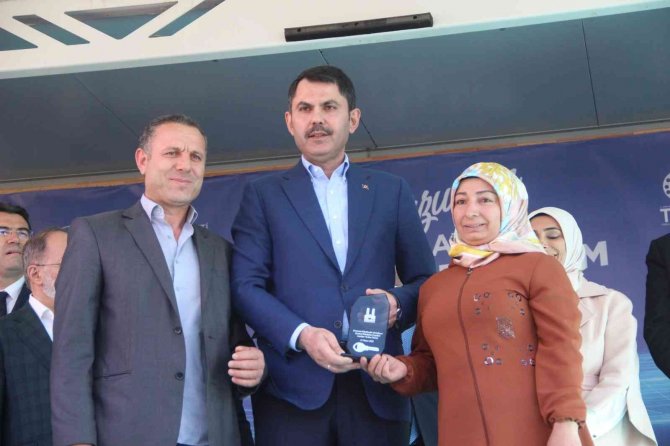 Çevre, Şehircilik Ve İ̇klim Değişikliği Bakanı Murat Kurum Temel Attı, Anahtar Teslimi Yaptı